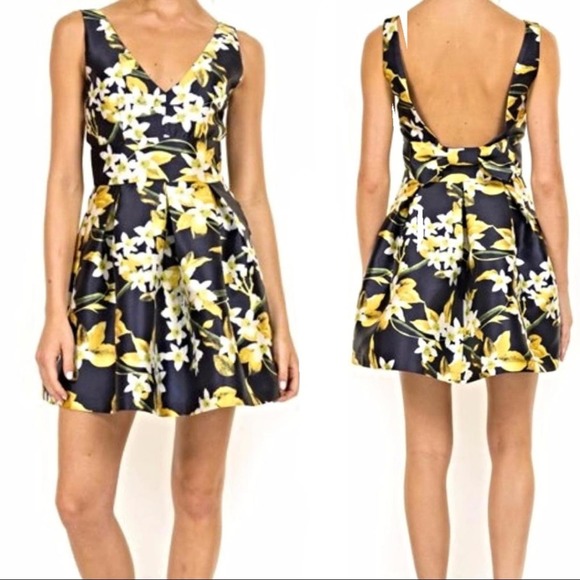 Luxxel Dresses & Skirts - Luxxel Navy and Yellow floral print dress w/ bow